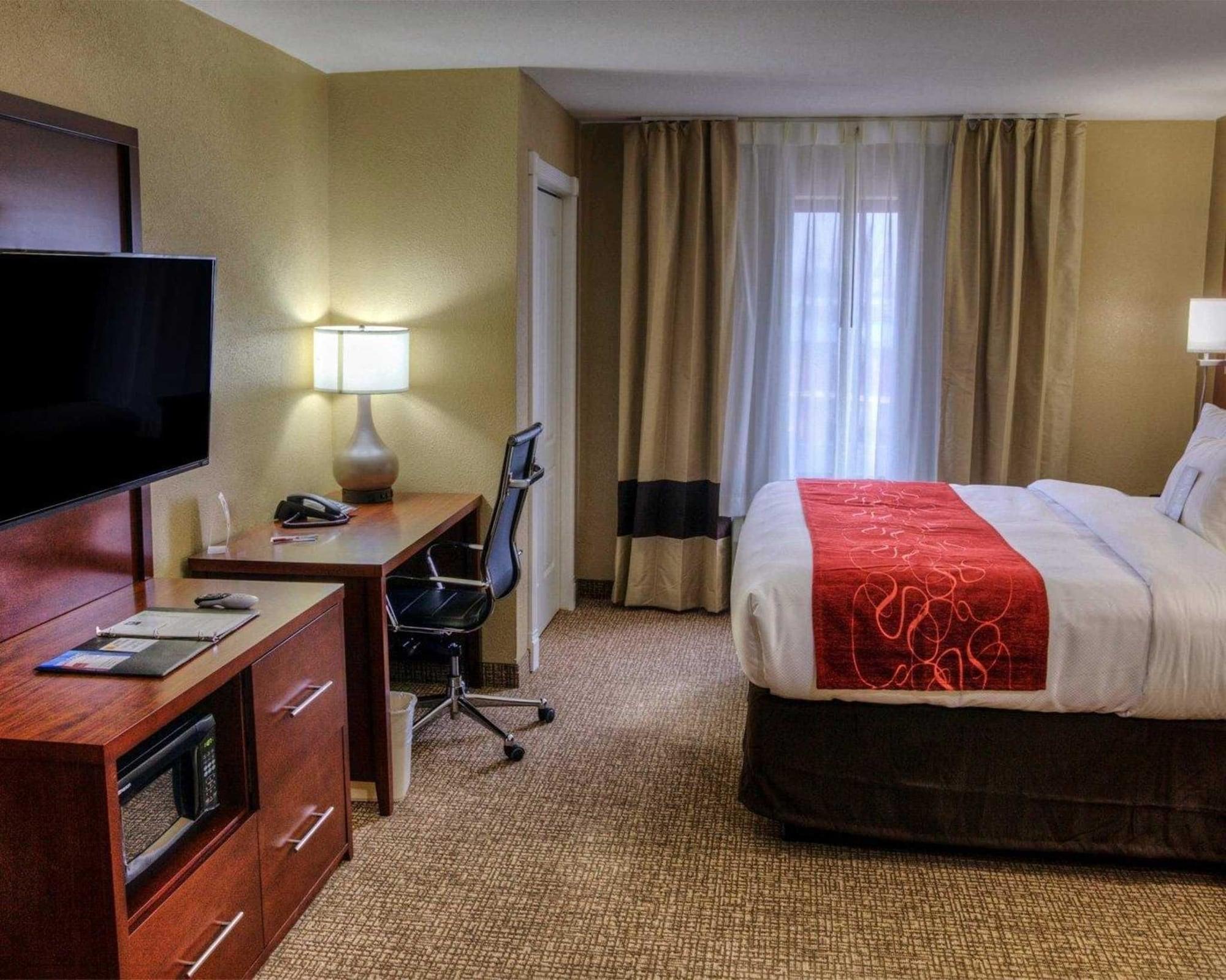 Comfort Suites Plymouth Near Us-30 Buitenkant foto