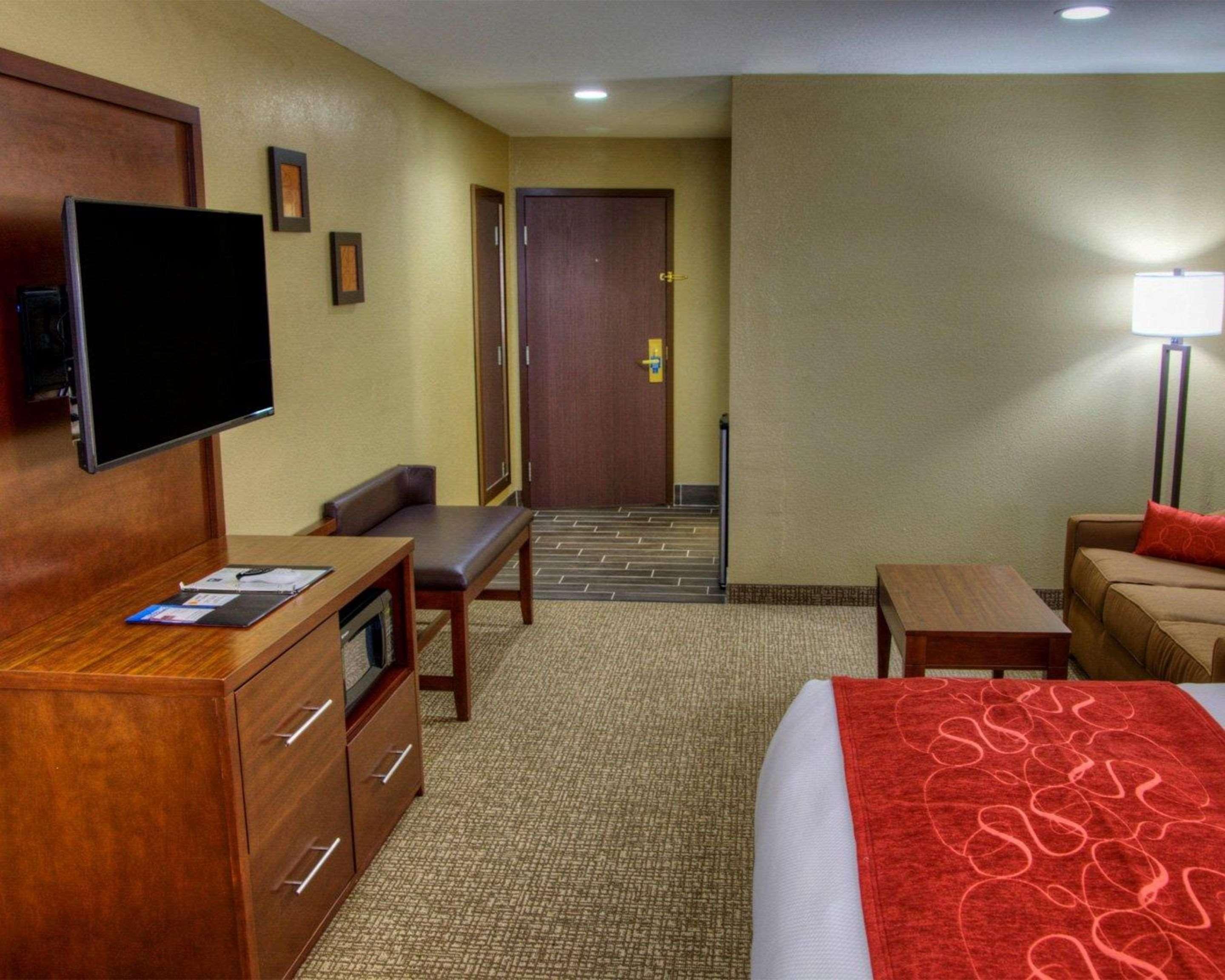 Comfort Suites Plymouth Near Us-30 Buitenkant foto
