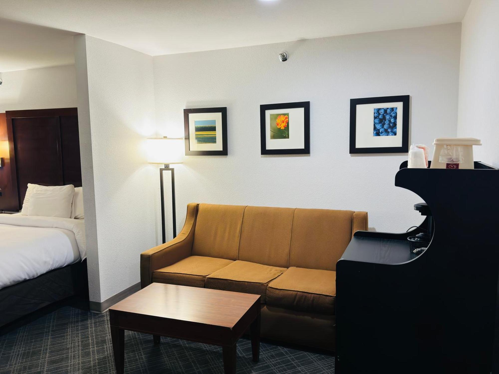 Comfort Suites Plymouth Near Us-30 Buitenkant foto