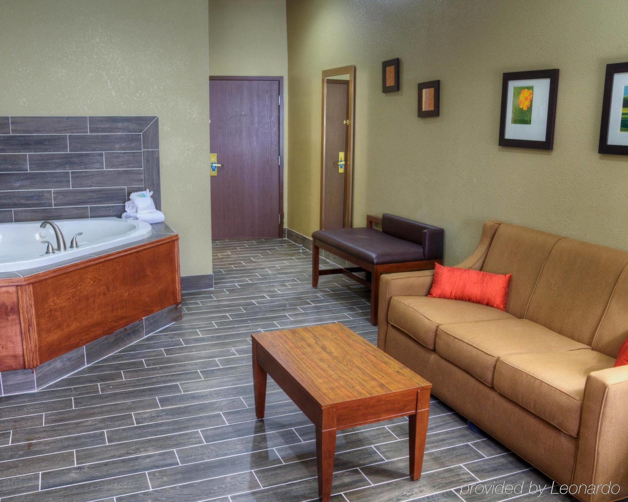 Comfort Suites Plymouth Near Us-30 Buitenkant foto