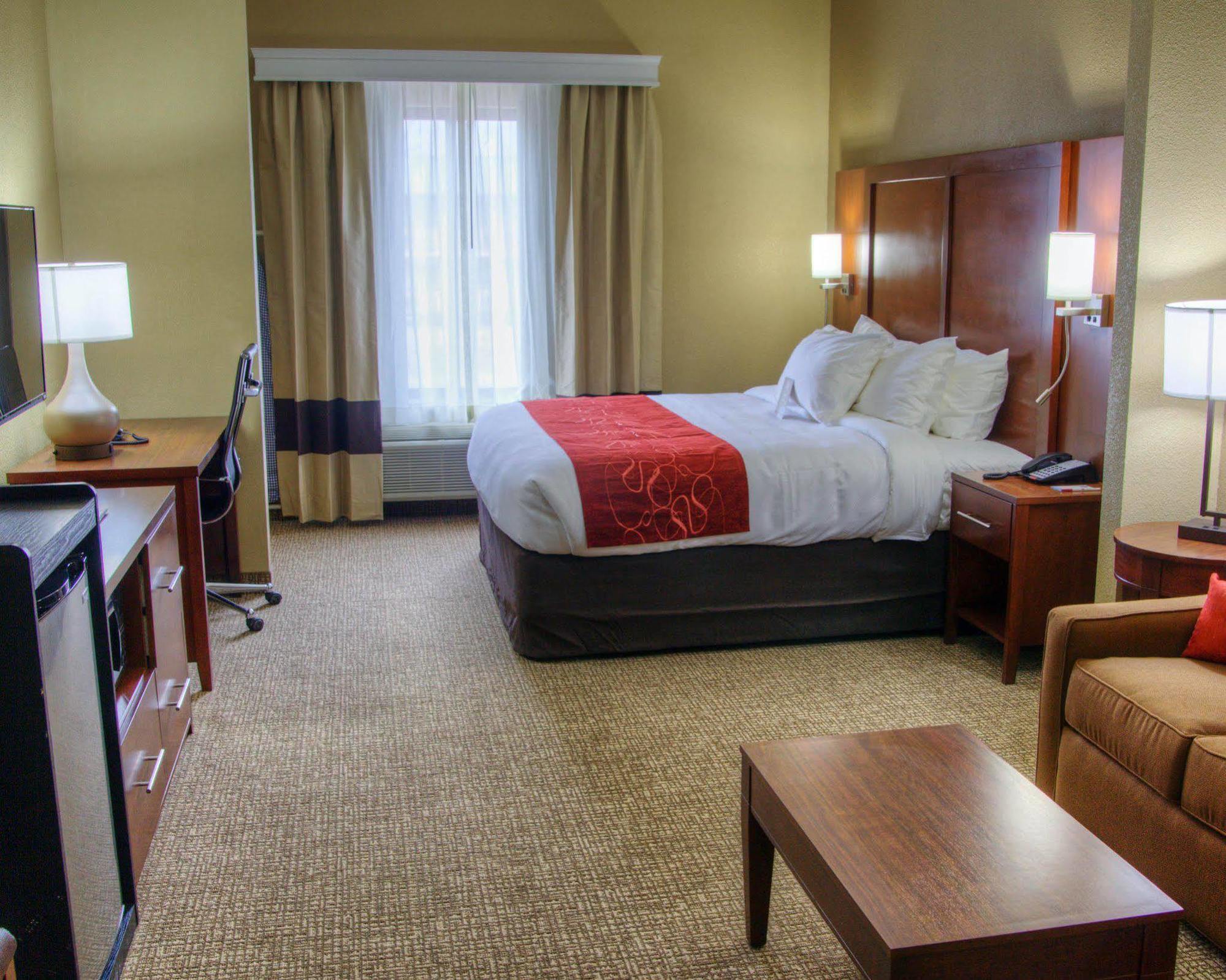 Comfort Suites Plymouth Near Us-30 Buitenkant foto